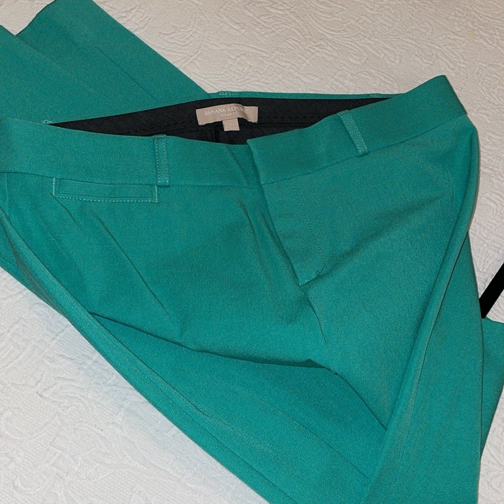 Banana Republic Pant • “Sloan Fit”.